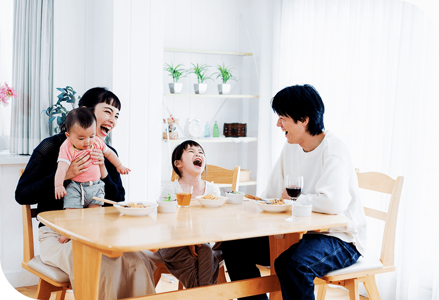 Panasonic IoT 智慧健康家電，時刻守護 家＋的美好